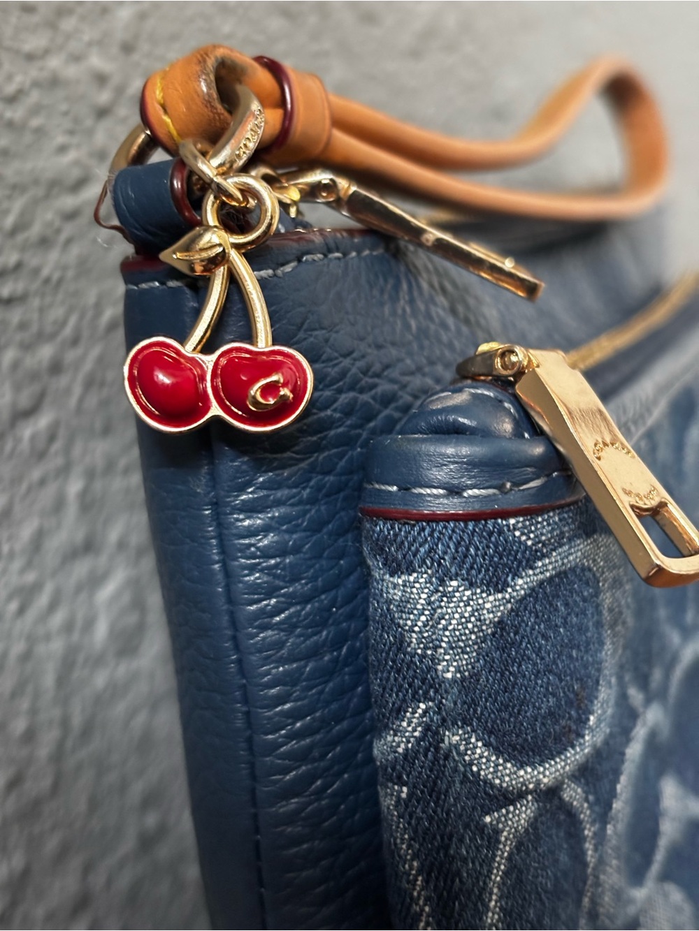 Coach Double Zip Wallet in Signature Denim - Picture 5 of 12